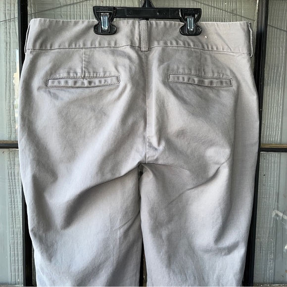 Banana Republic pants, stretch style, gray with pockets on front and back - Picture 7 of 10